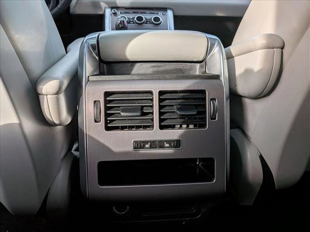 Used 2014 Land Rover Range Rover Sport HSE image 18