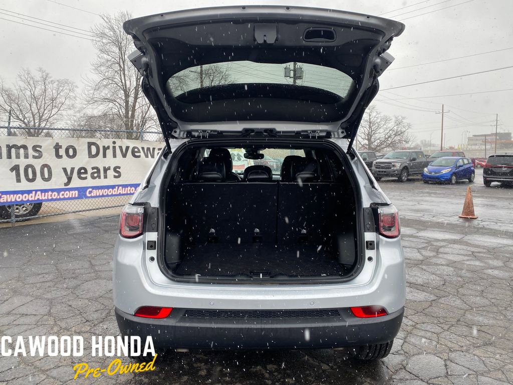 Used 2025 Jeep Compass Limited image 4