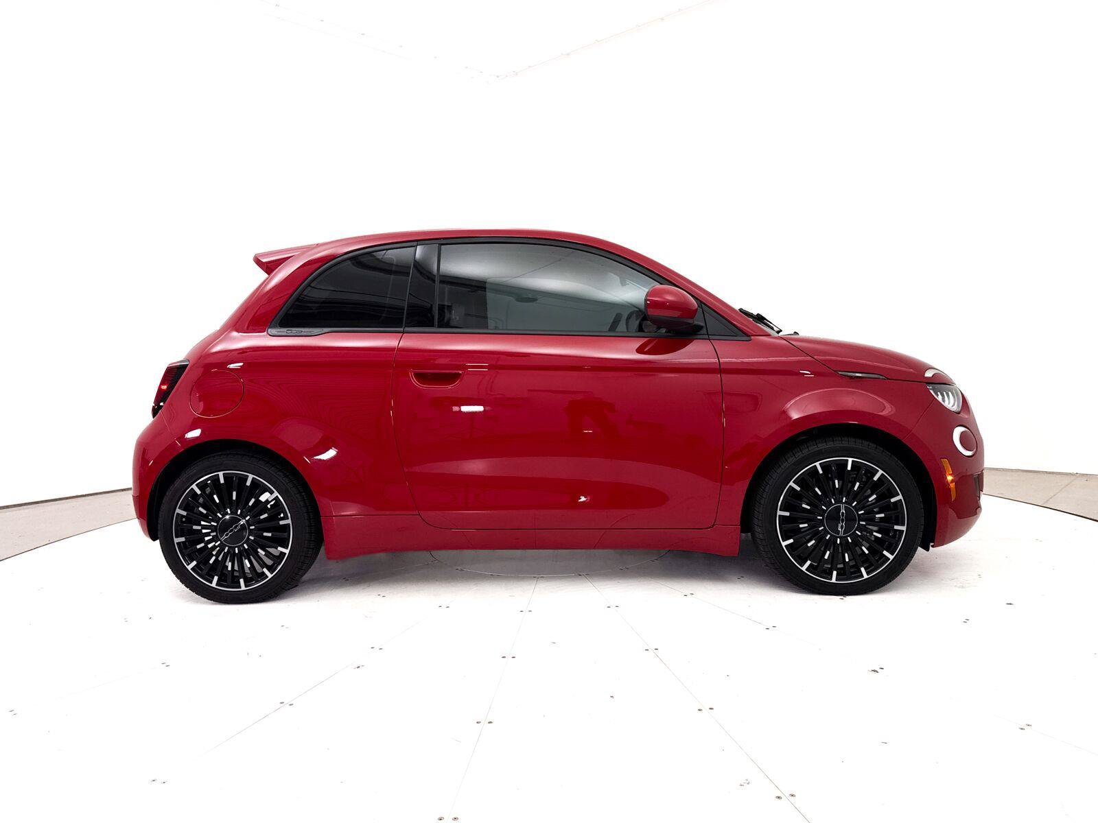Used 2024 FIAT 500 e (RED) FWD image 32