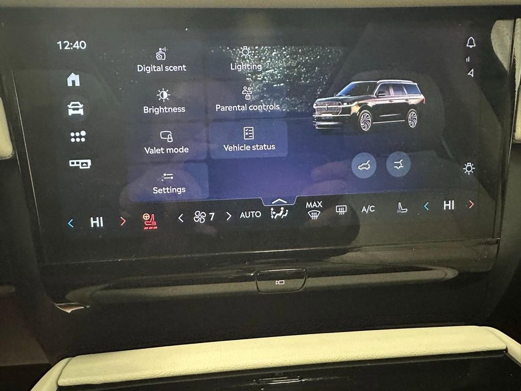 Used 2025 Lincoln Navigator L Reserve image 29