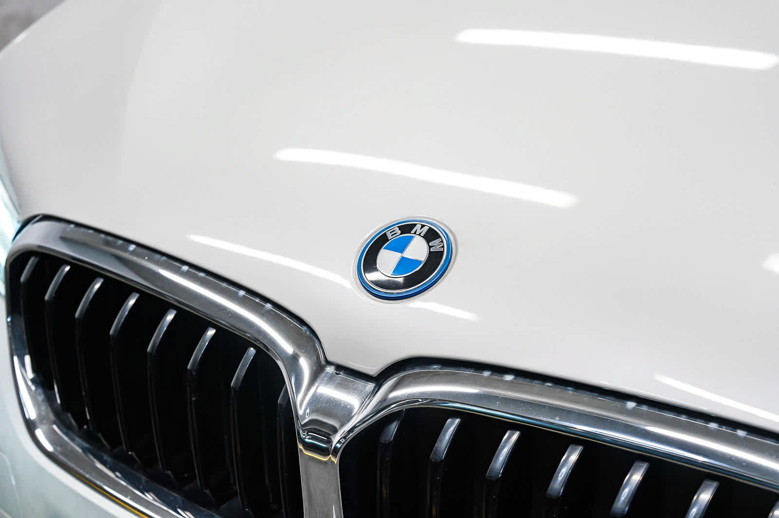 Used 2023 BMW 530e w/ Convenience Package RWD image 8