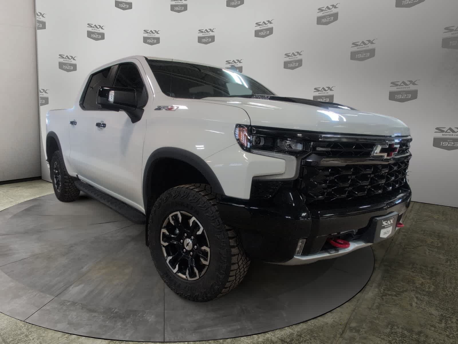 Used 2024 Chevrolet Silverado 1500 ZR2 w/ Technology Package AWD/4WD image 1