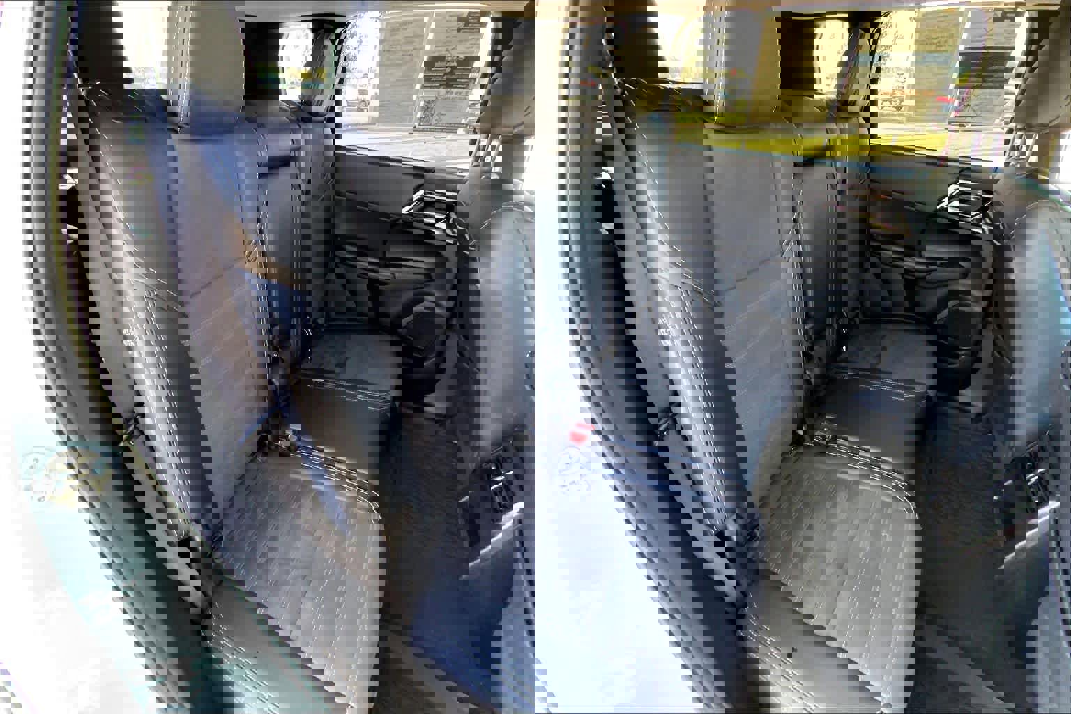 Used 2024 Mitsubishi Outlander SE image 19