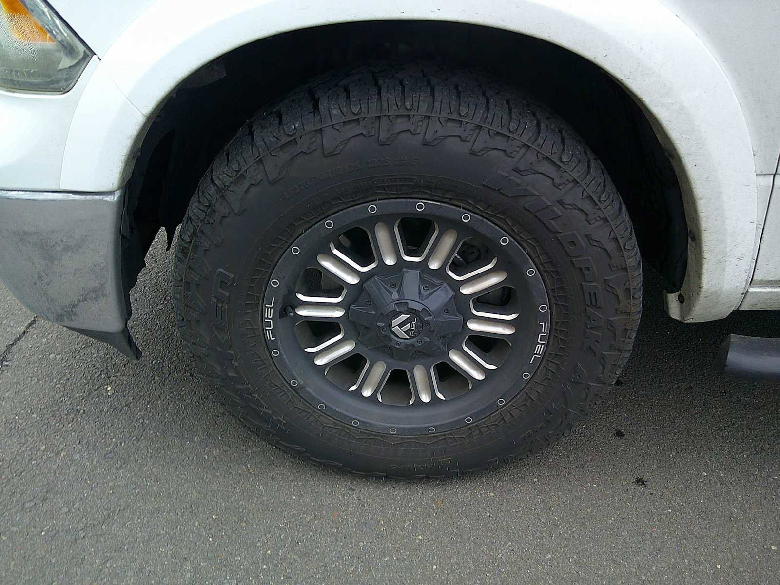 Used 2014 RAM 1500 Laramie w/ Convenience Group image 9