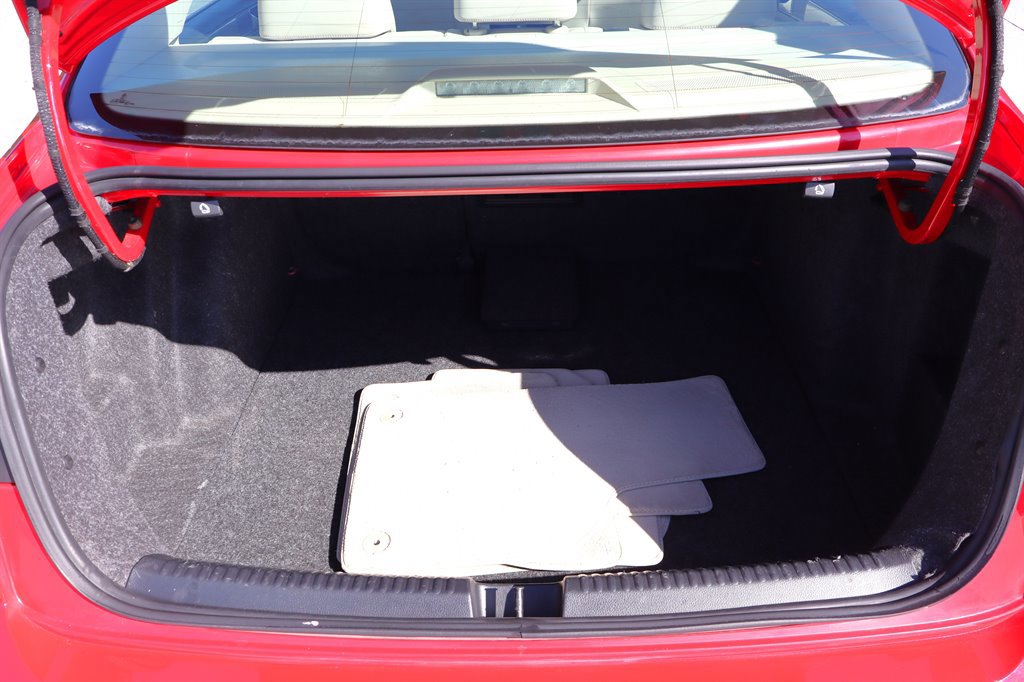 Used 2015 Volkswagen Jetta TDI SE FWD image 32