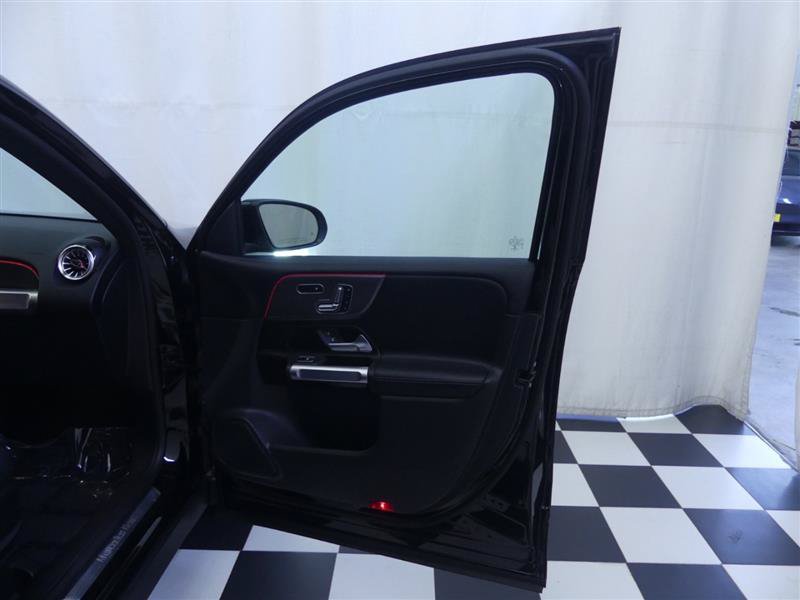 Used 2022 Mercedes-Benz GLB 250 4MATIC w/ Premium Package Lite image 25