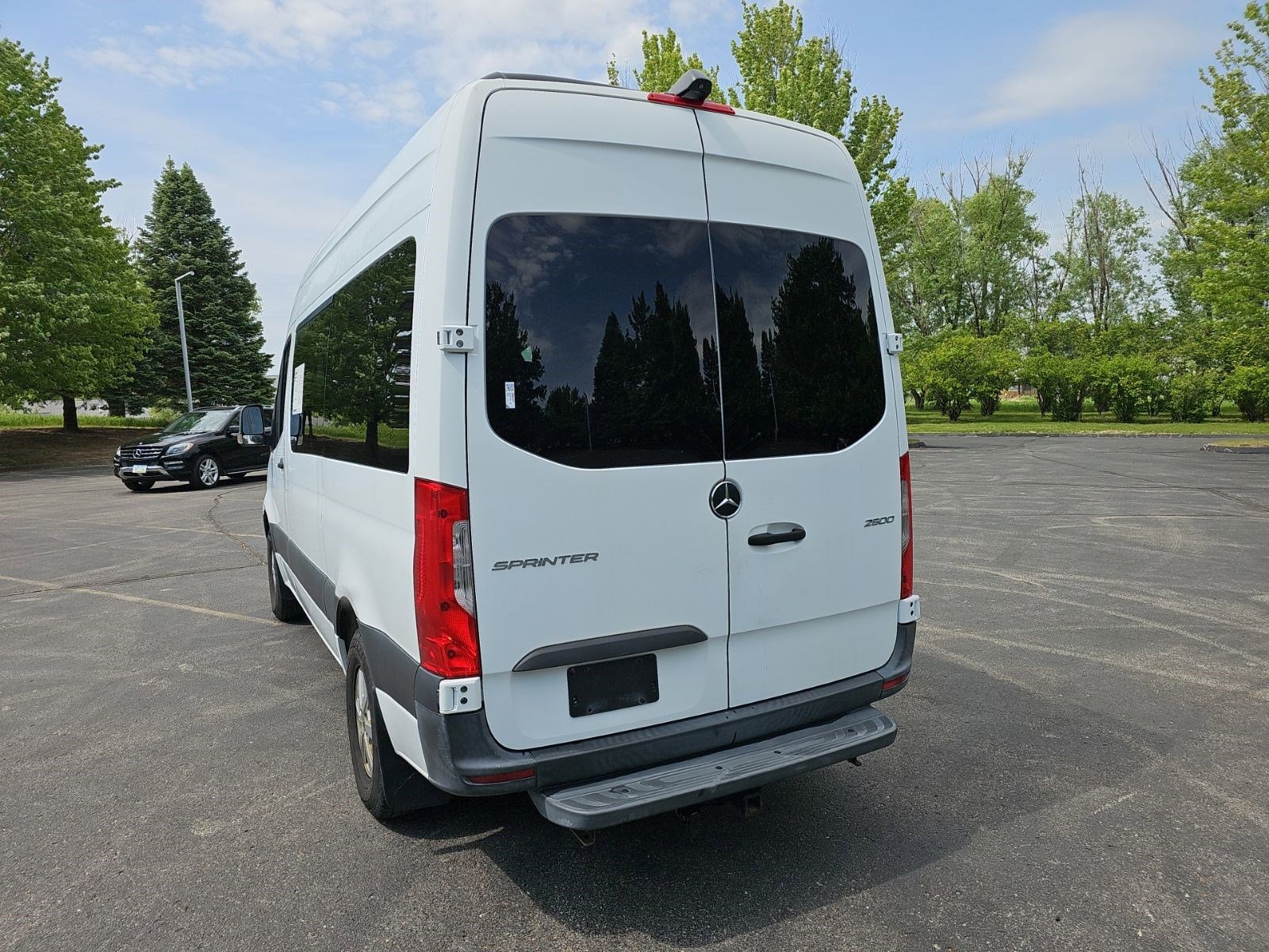 Used 2019 Mercedes-Benz Sprinter 2500 image 3