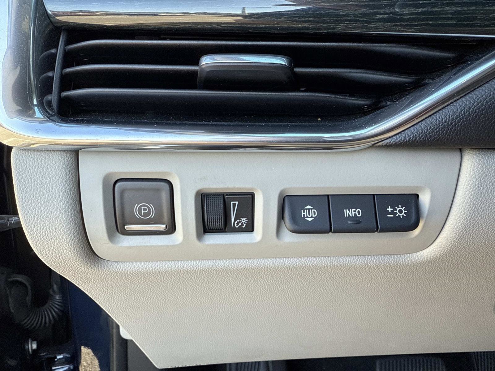 Used 2019 Cadillac XT4 Premium Luxury w/ Technology Package image 30