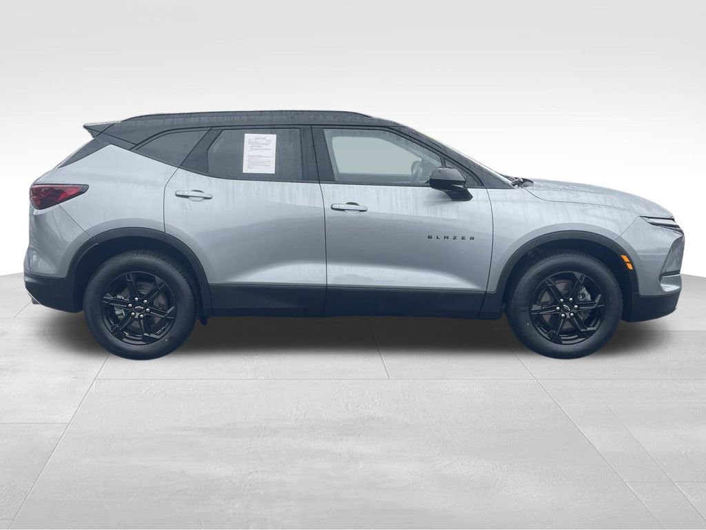 Used 2024 Chevrolet Blazer LT w/ Convenience Package image 2
