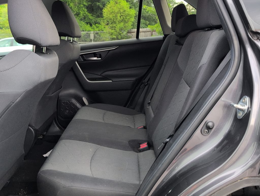 Used 2020 Toyota RAV4 XLE AWD/4WD image 23