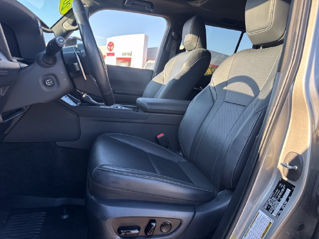 Used 2024 Lexus GX 550 w/ Accessory Package (2T) AWD/4WD image 17