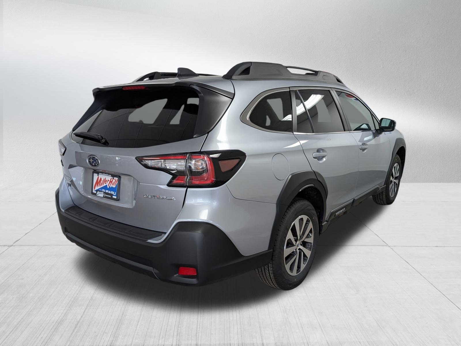 Certified 2025 Subaru Outback Premium image 15