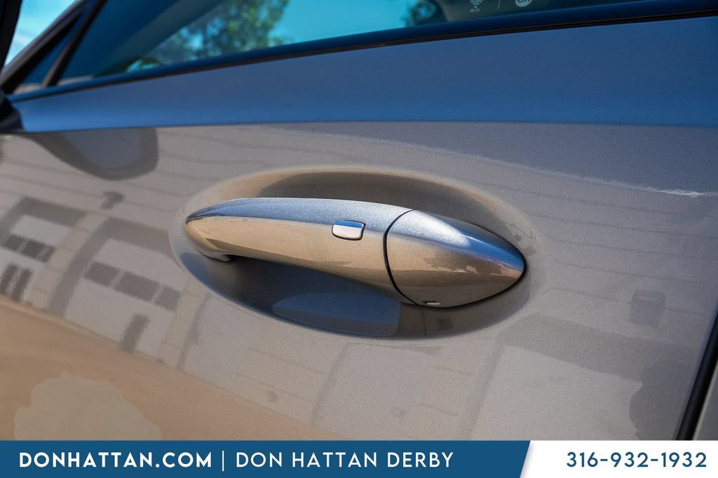 Used 2023 Buick Envision Essence w/ Sport Touring Package AWD/4WD image 36