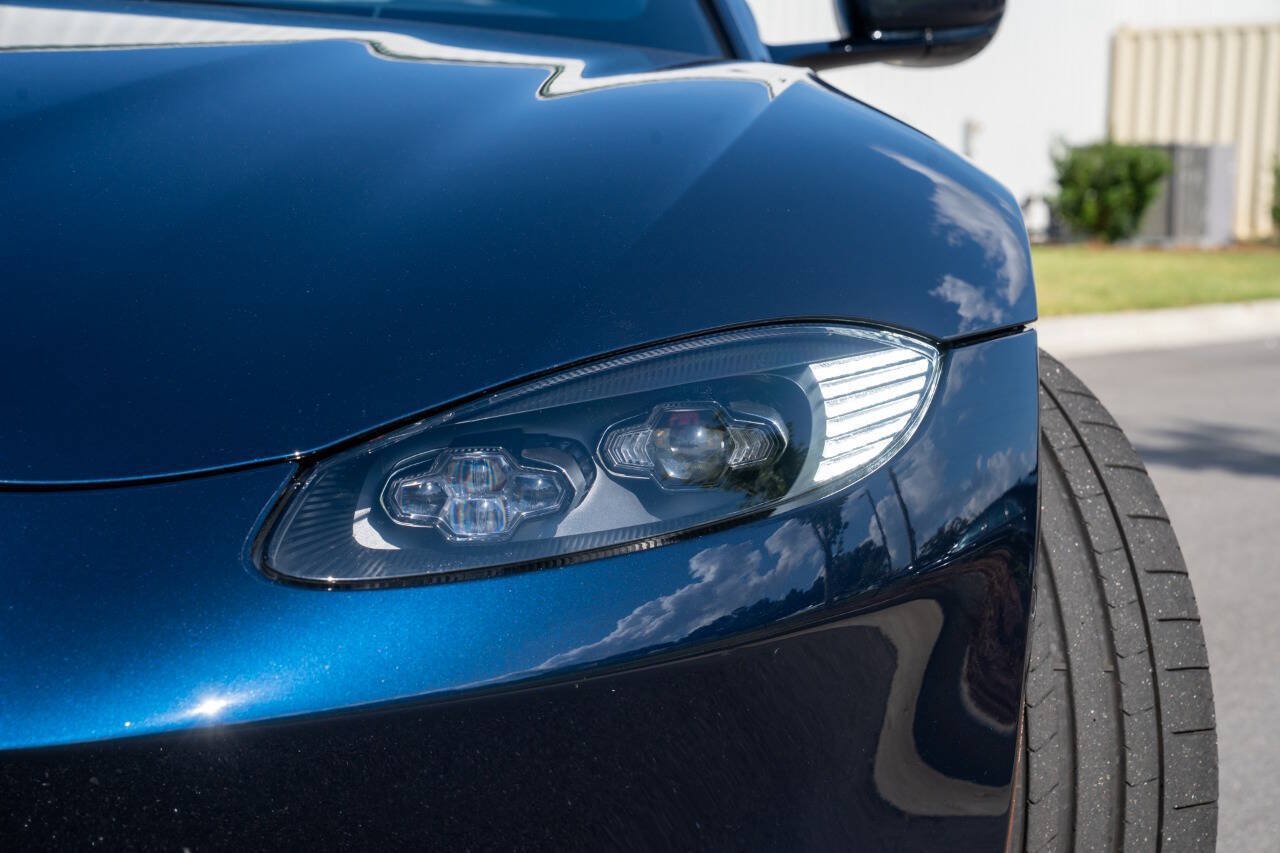 Used 2020 Aston Martin V8 Vantage Coupe RWD image 8