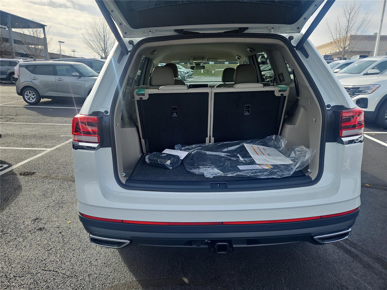 New 2026 Volkswagen Atlas SE image 5