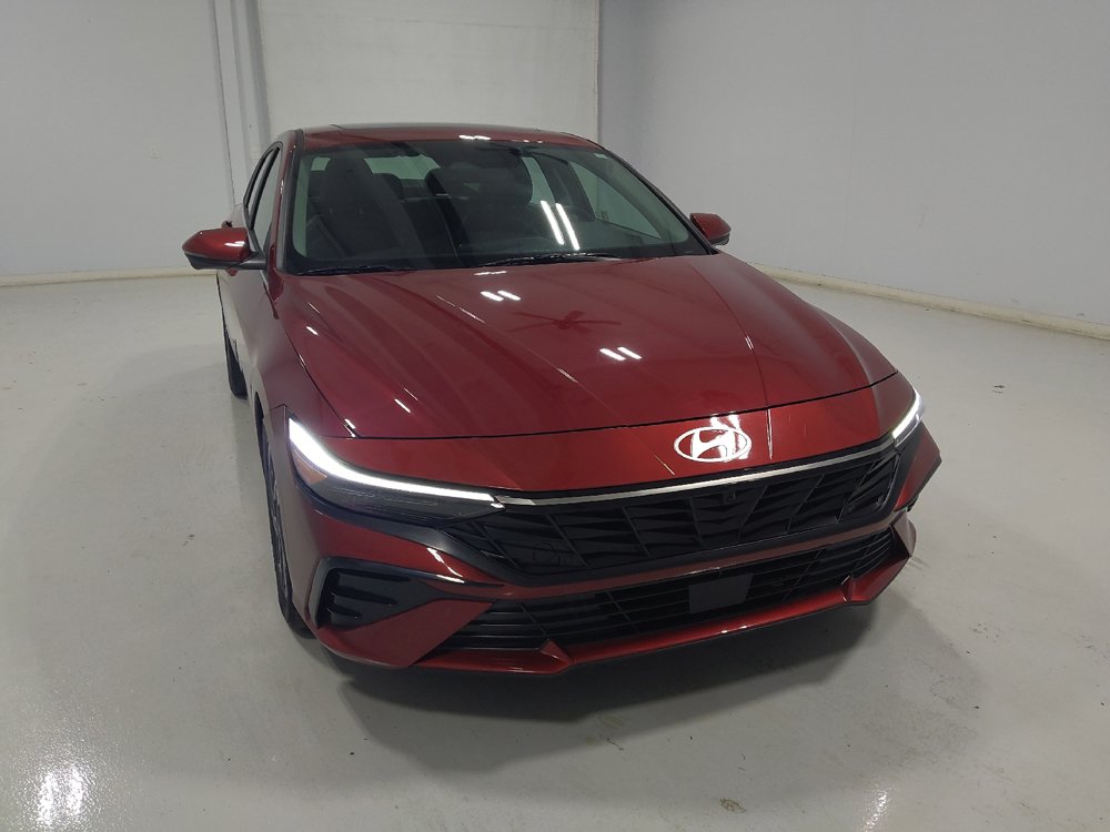 Used 2024 Hyundai Elantra Limited FWD image 14