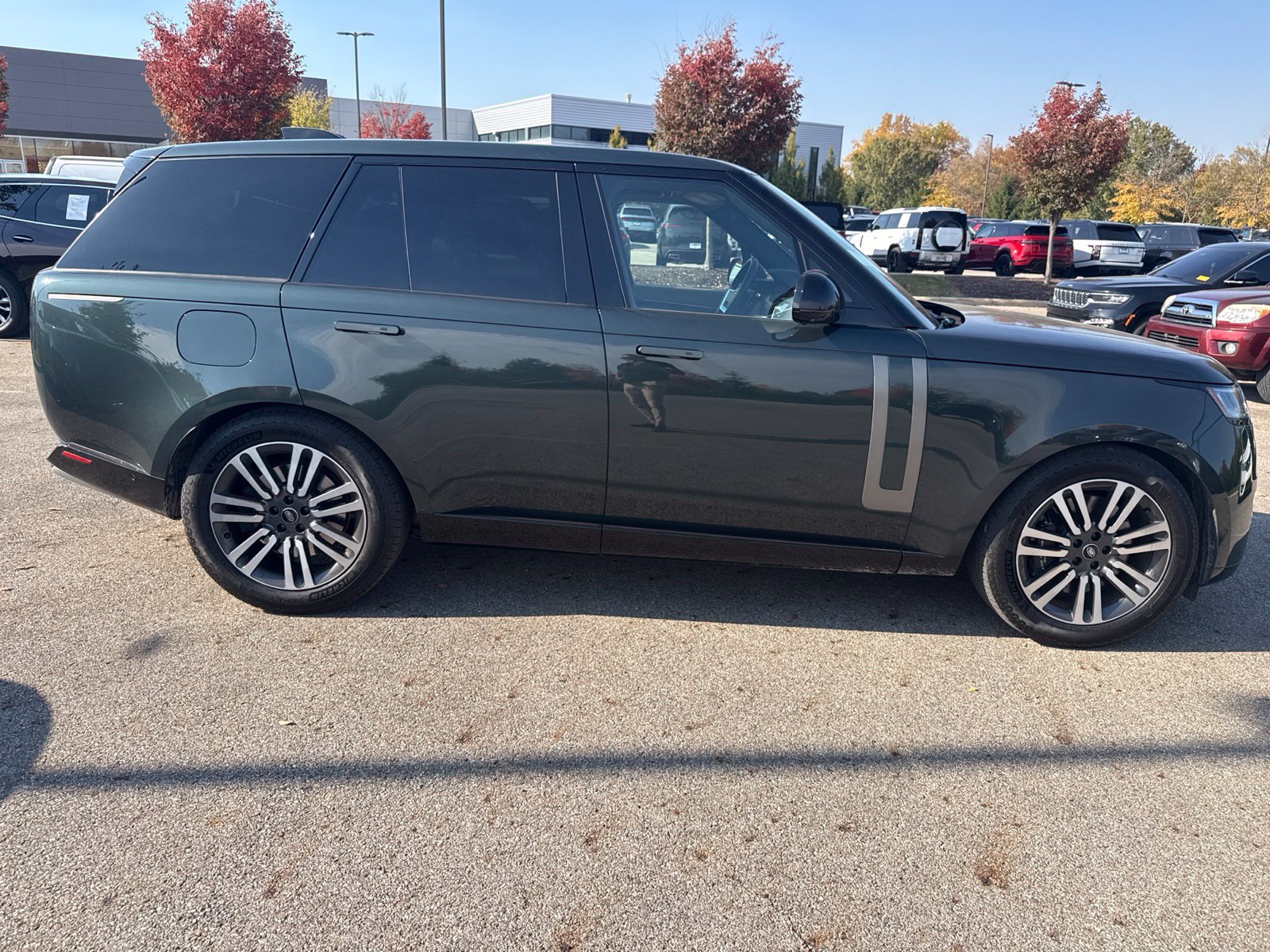 Used 2024 Land Rover Range Rover SE AWD/4WD image 4