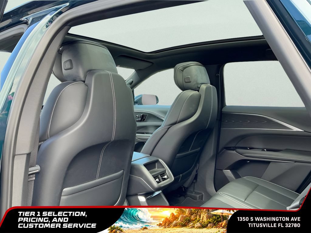 Used 2025 Cadillac Lyriq Luxury RWD image 24