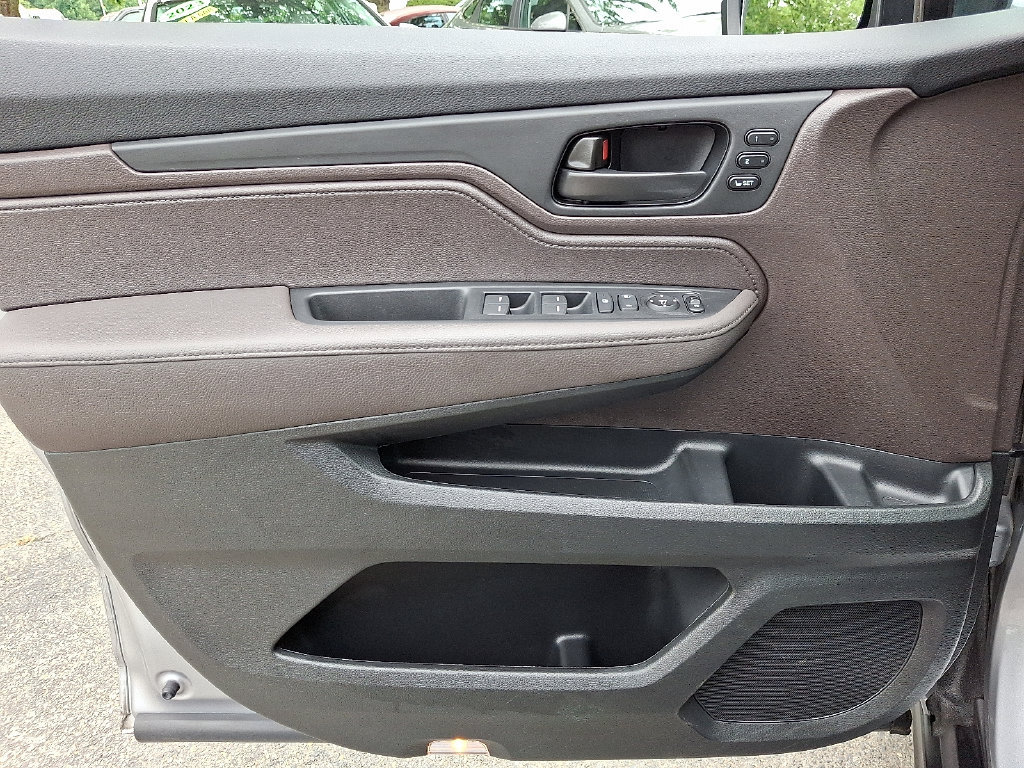 Used 2023 Honda Odyssey EX-L image 13