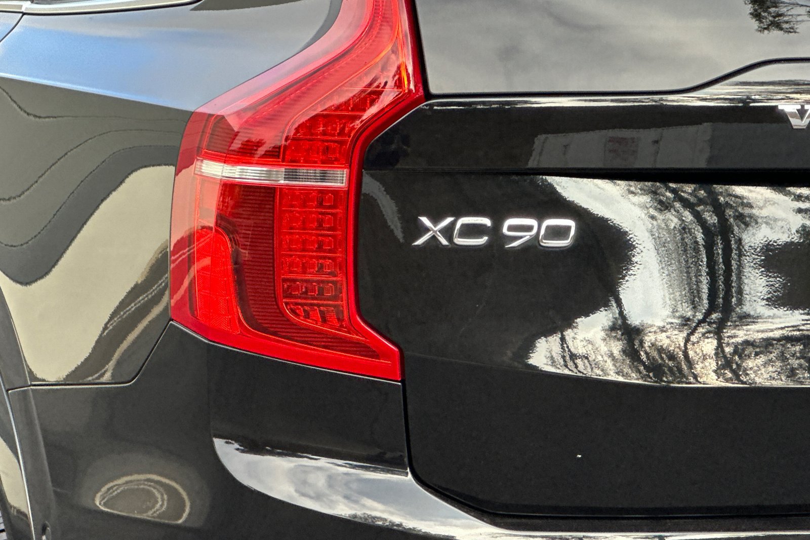Certified 2025 Volvo XC90 B6 Plus AWD/4WD image 34