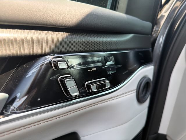 New 2026 Jeep Grand Wagoneer Summit AWD/4WD image 11