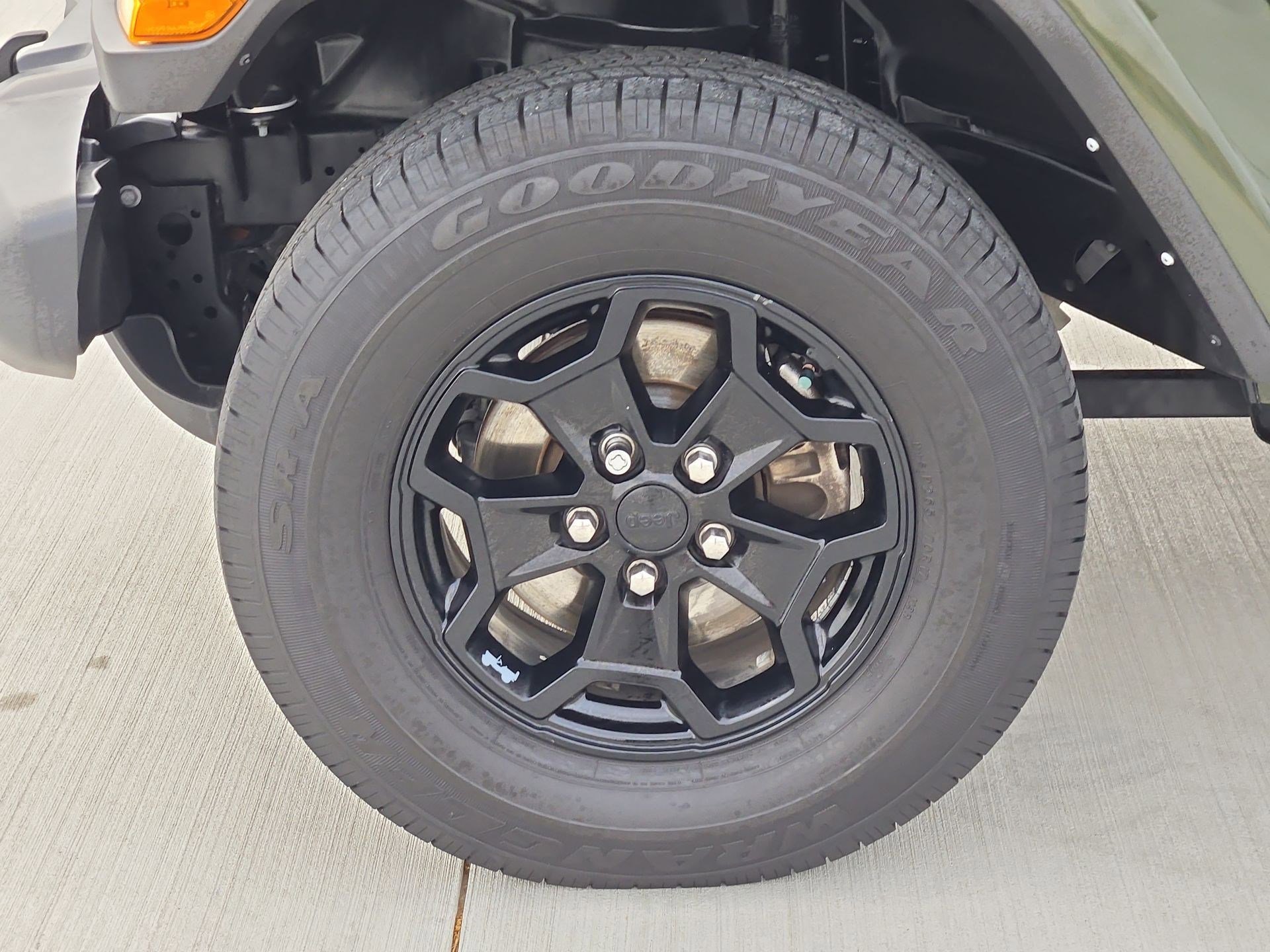 Used 2021 Jeep Gladiator Willys image 11