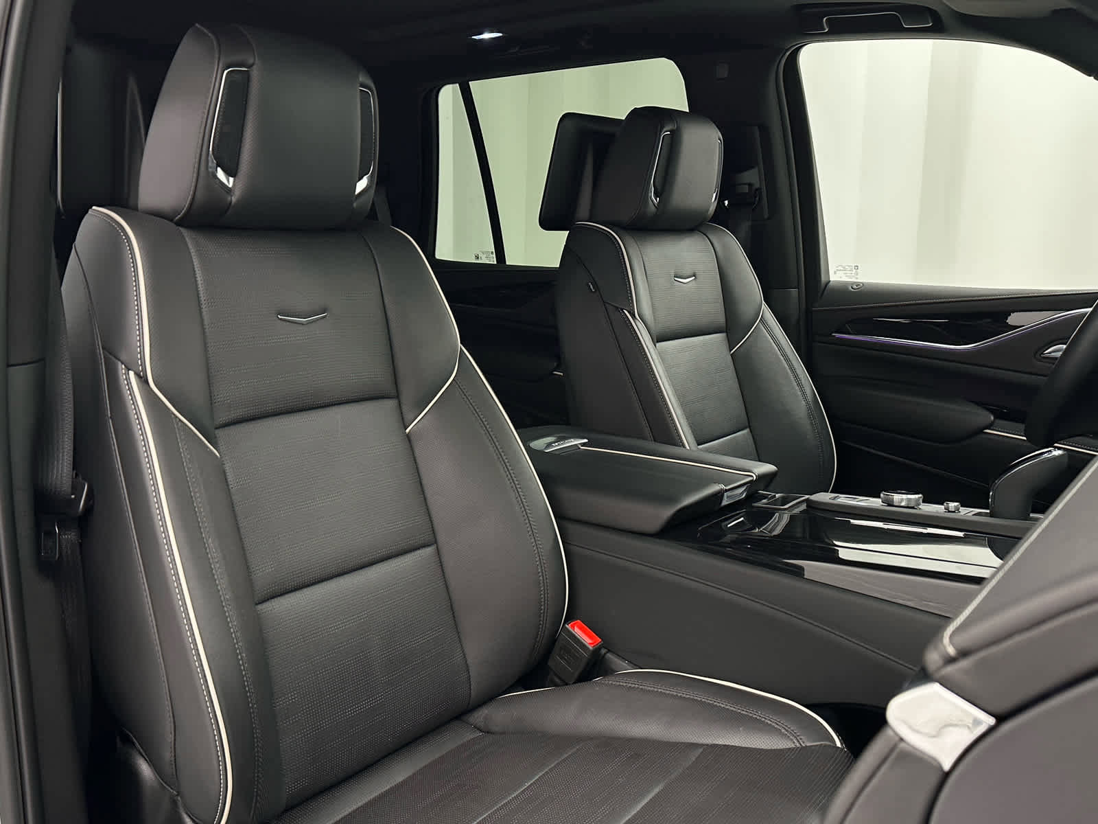Used 2024 Cadillac Escalade Sport w/ LPO, ONYX Package AWD/4WD image 20
