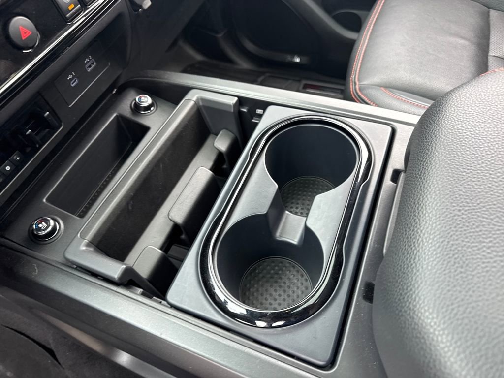 Used 2024 Nissan Titan PRO-4X w/ Pro-4x Convenience Package image 23