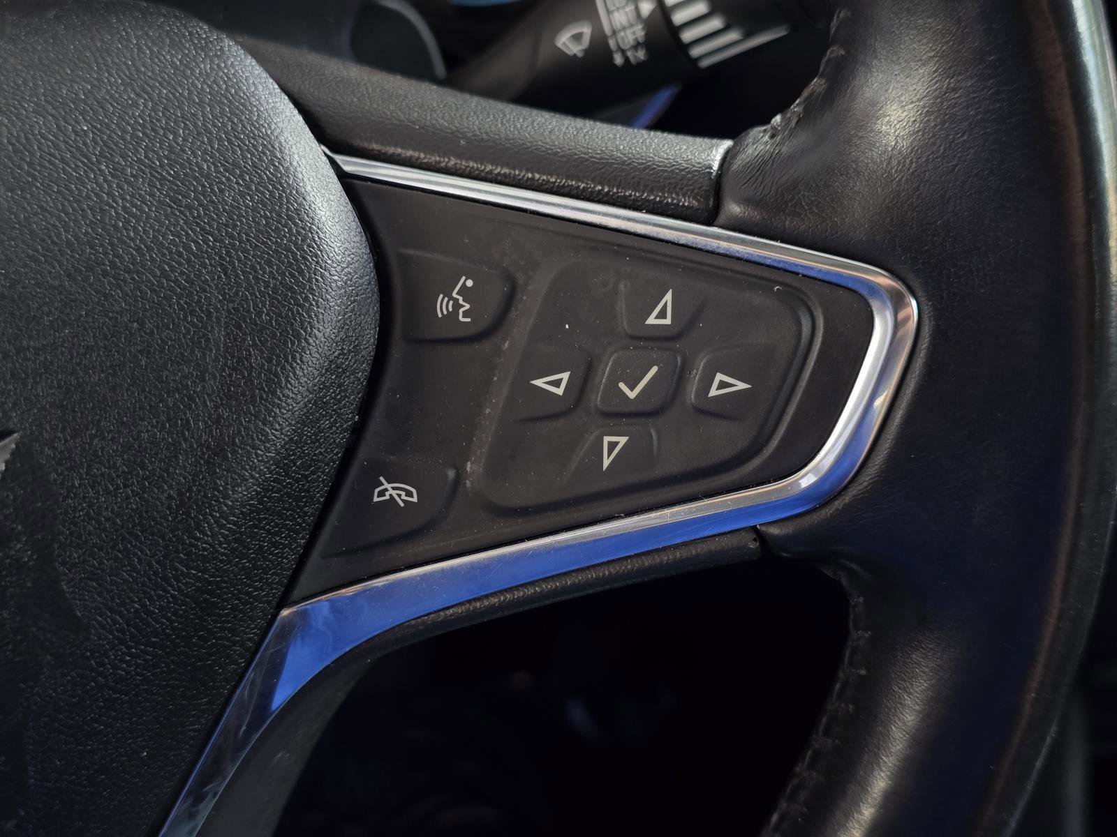 Used 2021 Chevrolet Equinox LT FWD image 19