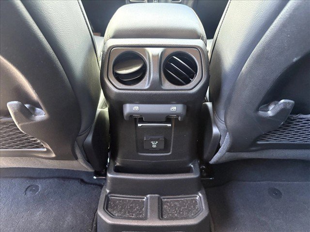 Used 2024 Jeep Wrangler Unlimited Sahara w/ Technology Group AWD/4WD image 22