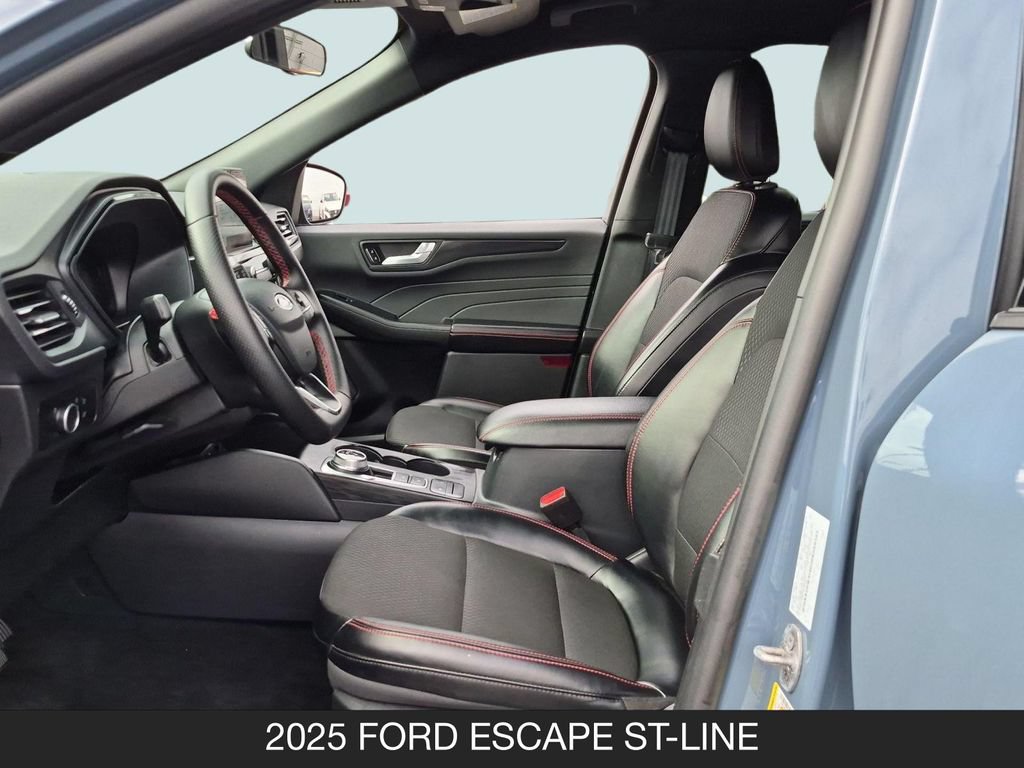 Used 2025 Ford Escape ST-Line AWD/4WD image 14