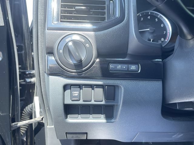 Used 2023 Nissan Titan SV AWD/4WD image 17
