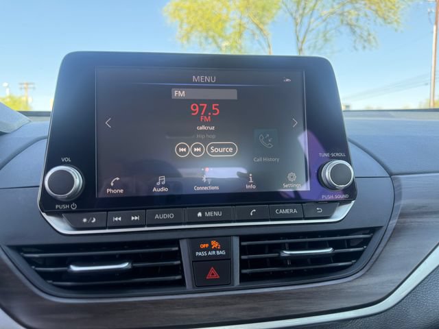 Used 2025 Nissan Altima 2.5 SV FWD image 14