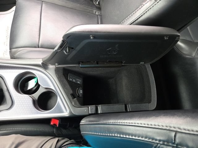 Used 2015 Dodge Challenger R/T Plus RWD image 50
