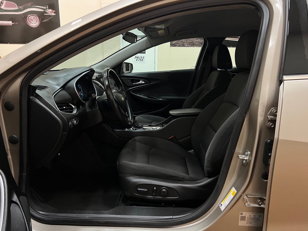 Used 2022 Chevrolet Malibu RS FWD image 15