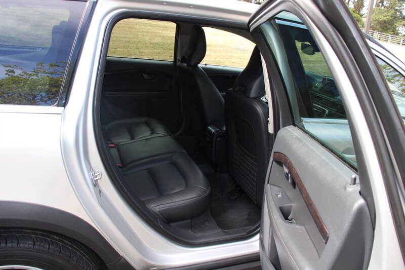 Used 2016 Volvo XC70 T5 Premier w/ Proximity Package AWD/4WD image 6