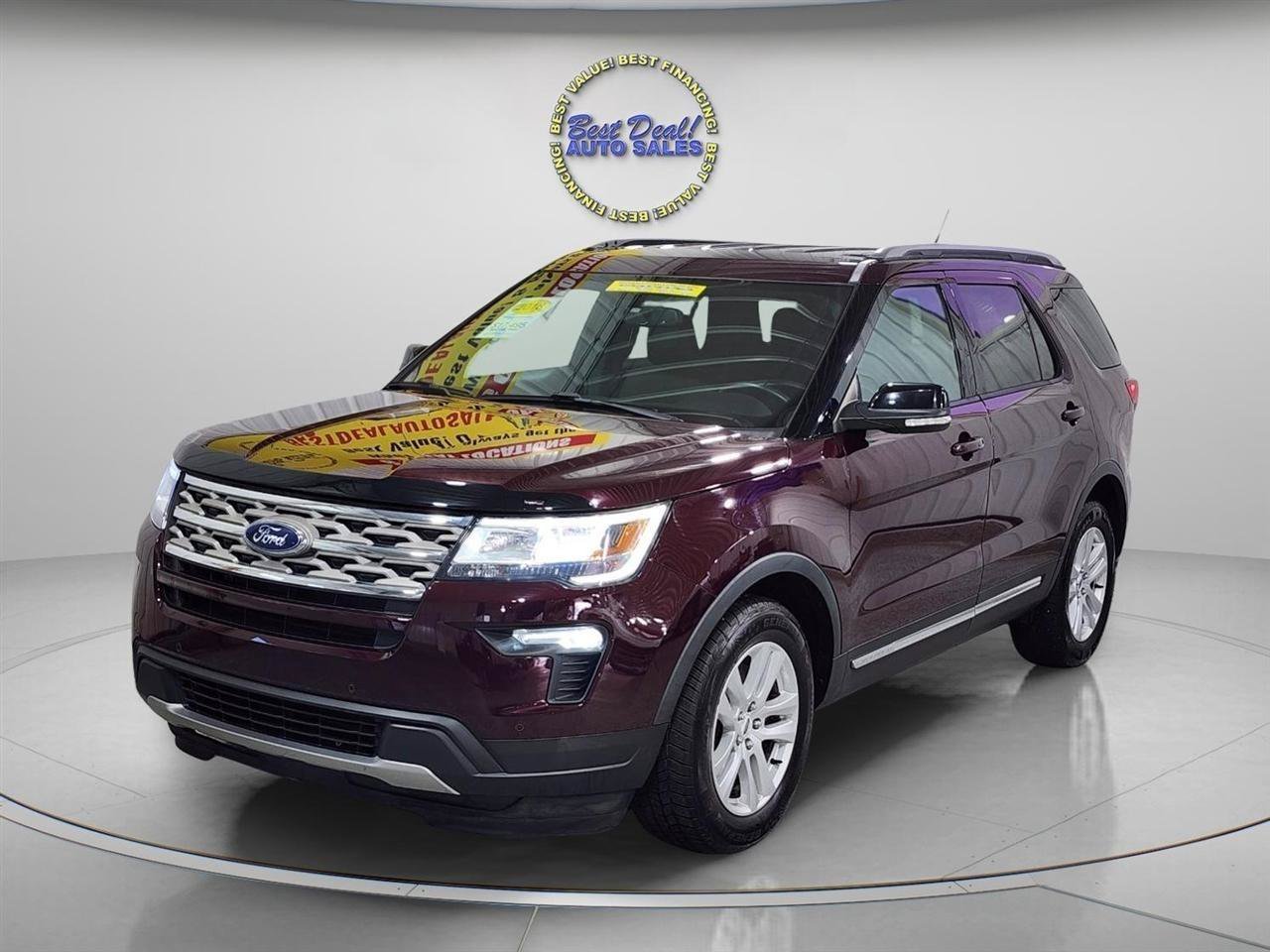 Used 2018 Ford Explorer XLT w/ Equipment Group 202A AWD/4WD image 2