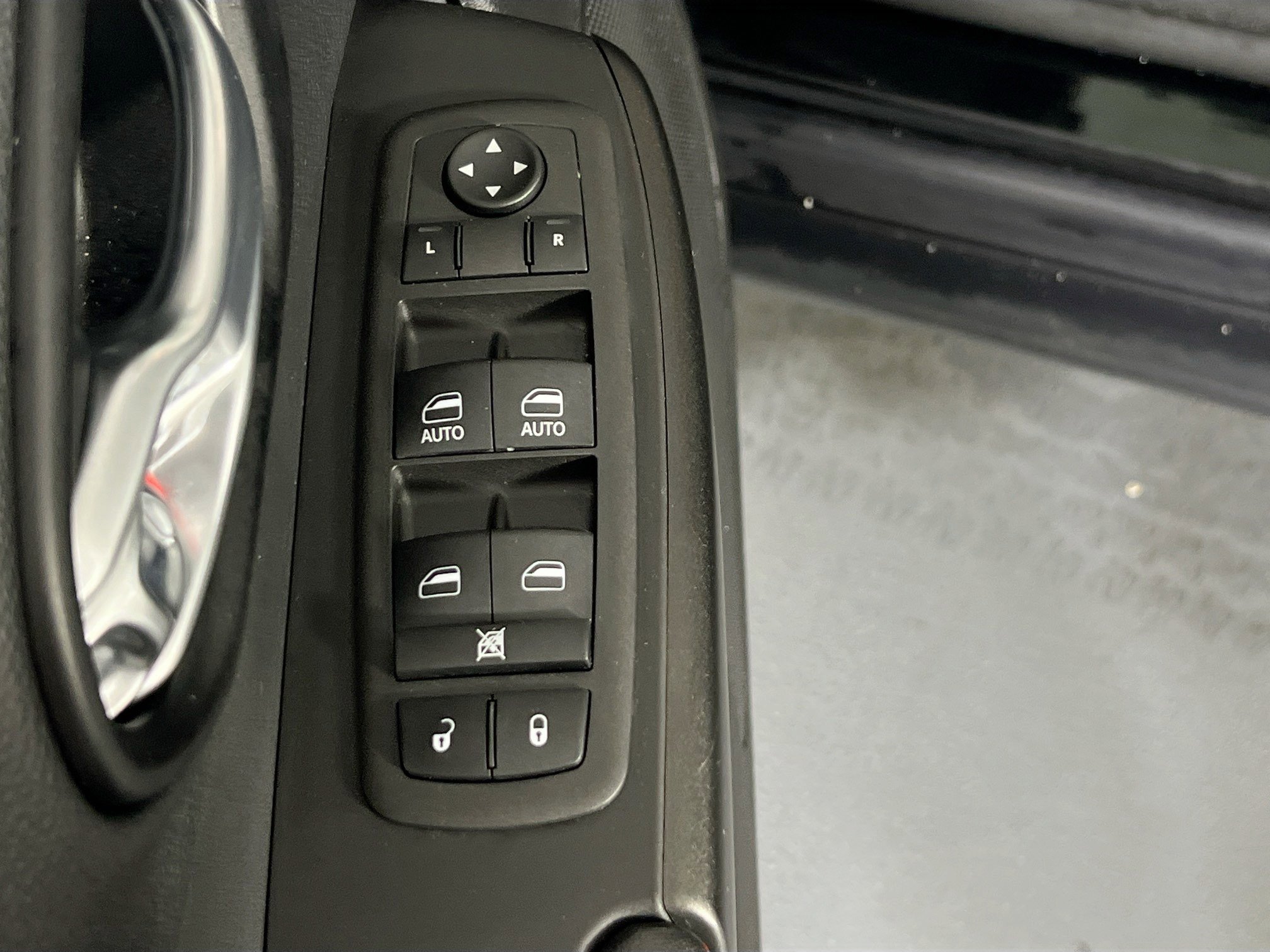 Used 2022 Jeep Cherokee Trailhawk w/ Sun, Sound & Nav Group image 18