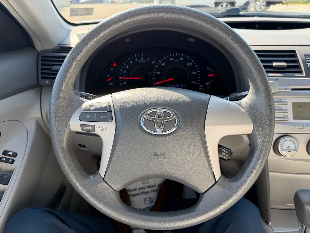 Used 2011 Toyota Camry LE FWD image 14