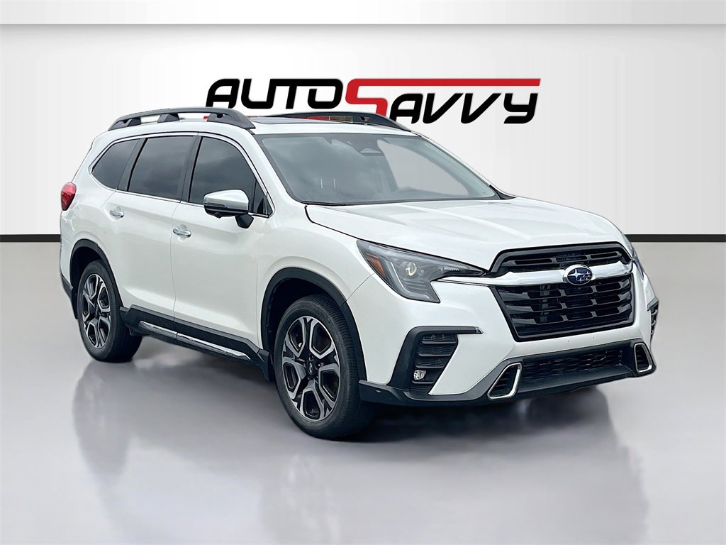 Used 2023 Subaru Ascent Touring image 1