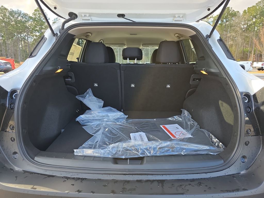 New 2026 Nissan Kicks SV w/ Cold Weather Package FWD image 15