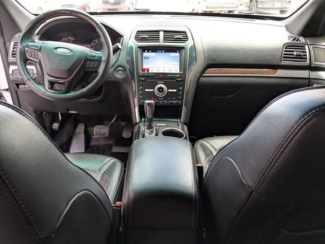 Used 2019 Ford Explorer Platinum image 4