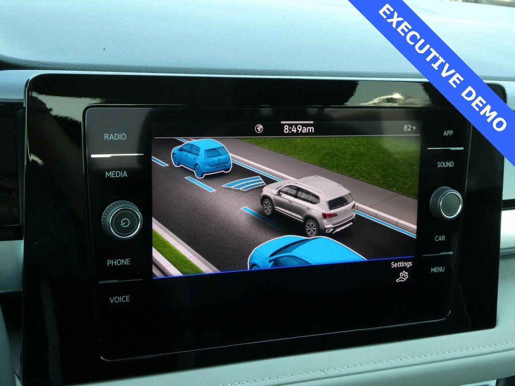 Certified 2025 Volkswagen Taos SE image 41