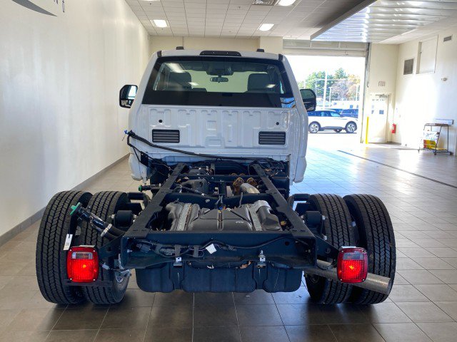 New 2024 Ford F550 4x4 Regular Cab Super Duty image 6