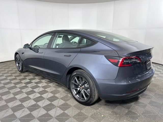 Used 2023 Tesla Model 3 Standard Range image 5