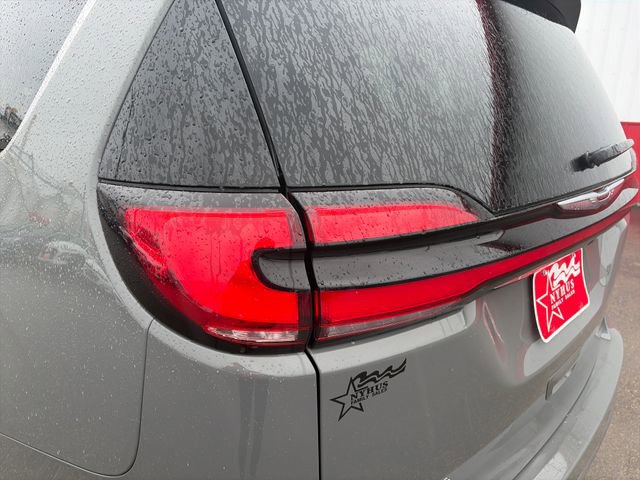Used 2023 Chrysler Pacifica Touring-L FWD image 19