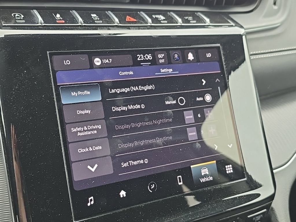 Used 2024 Jeep Grand Cherokee Laredo AWD/4WD image 30