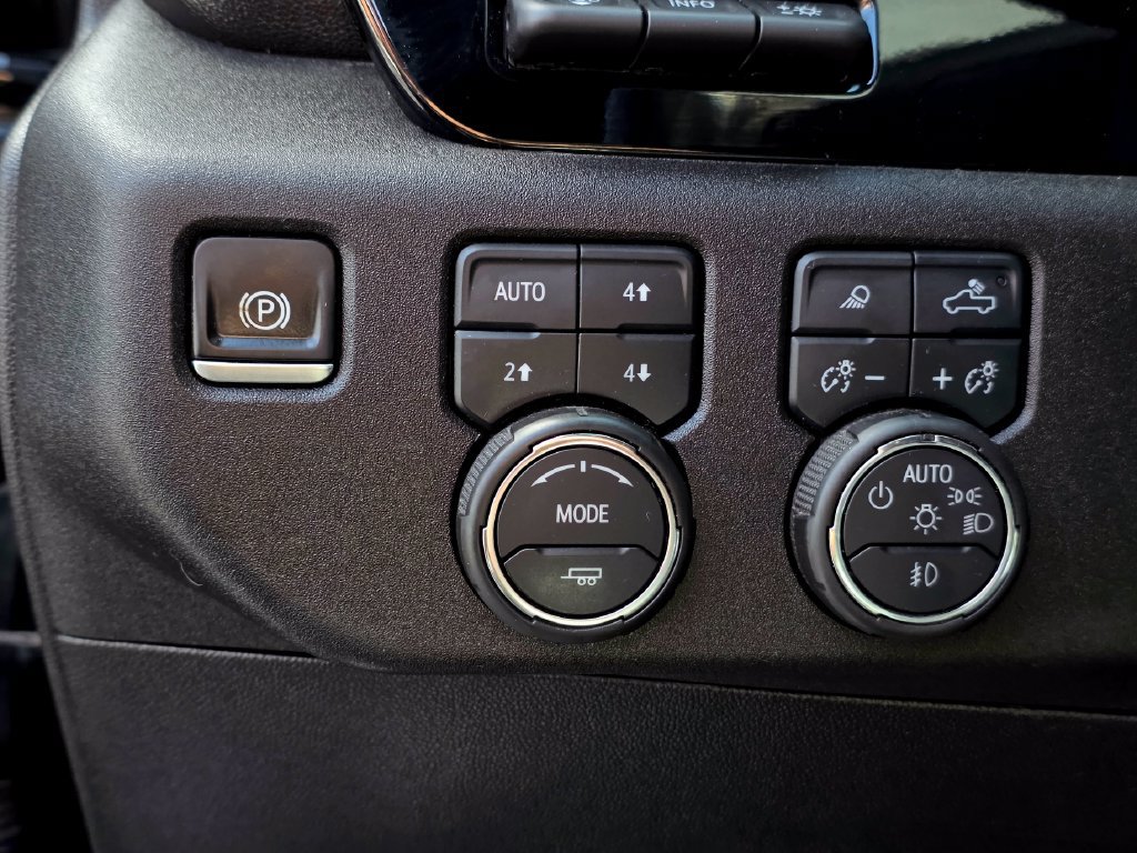 Used 2025 Chevrolet Silverado 3500 High Country w/ High Country Premium Package AWD/4WD image 13
