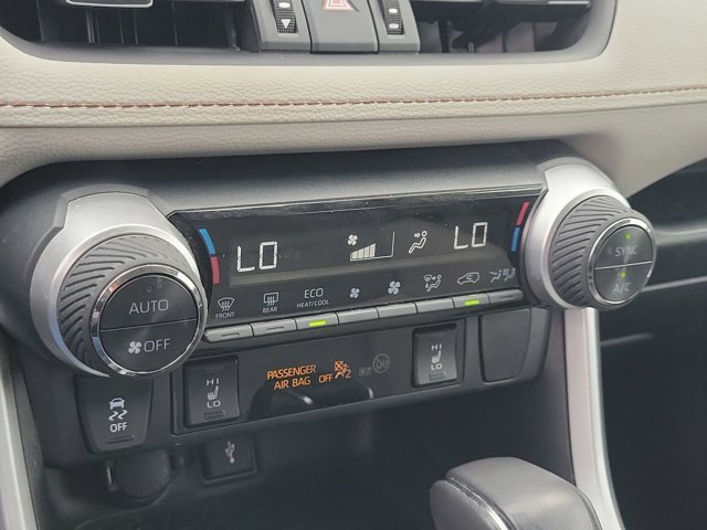 Used 2021 Toyota RAV4 XLE Premium image 29