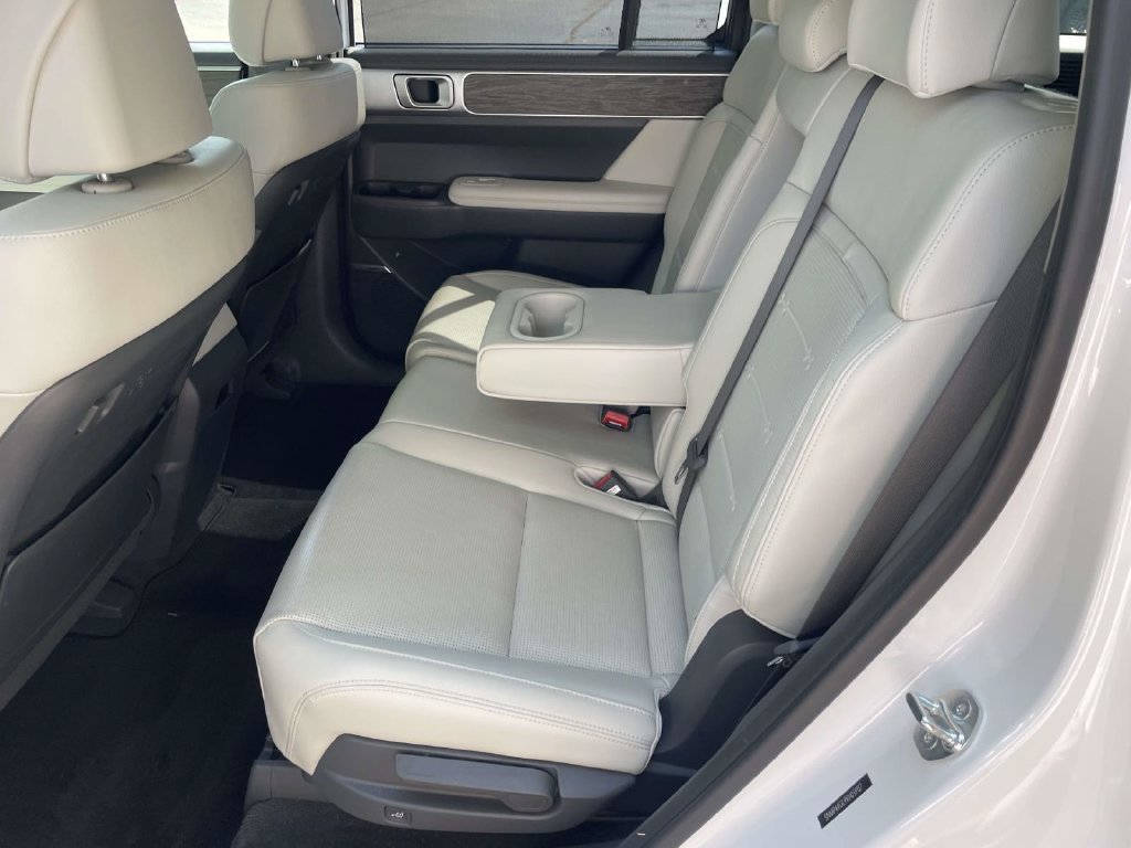 Used 2024 Hyundai Santa Fe Limited FWD image 8